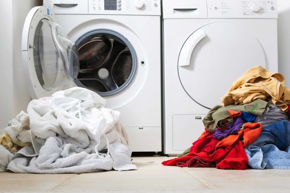 our-best-laundry-tips-sort-colors-whites-getty-0923-19487a0ec97d4b67bf4810505285dba9